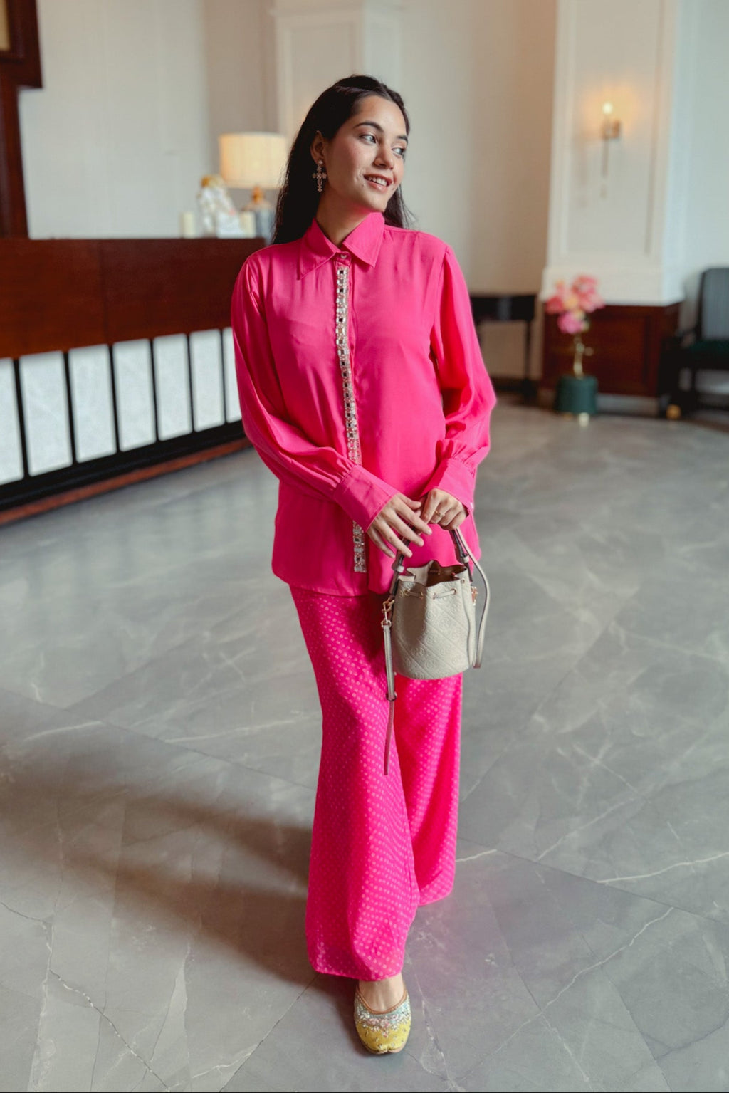 Noor Bandhej Set in Rose