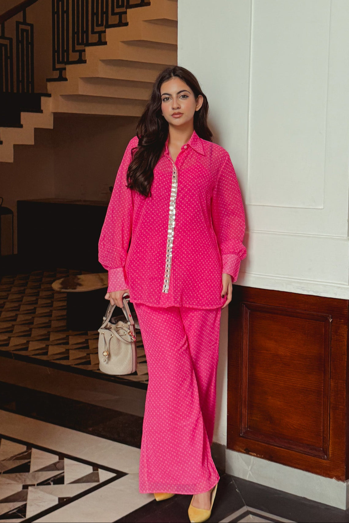 Noor Bandhej Set in Rose