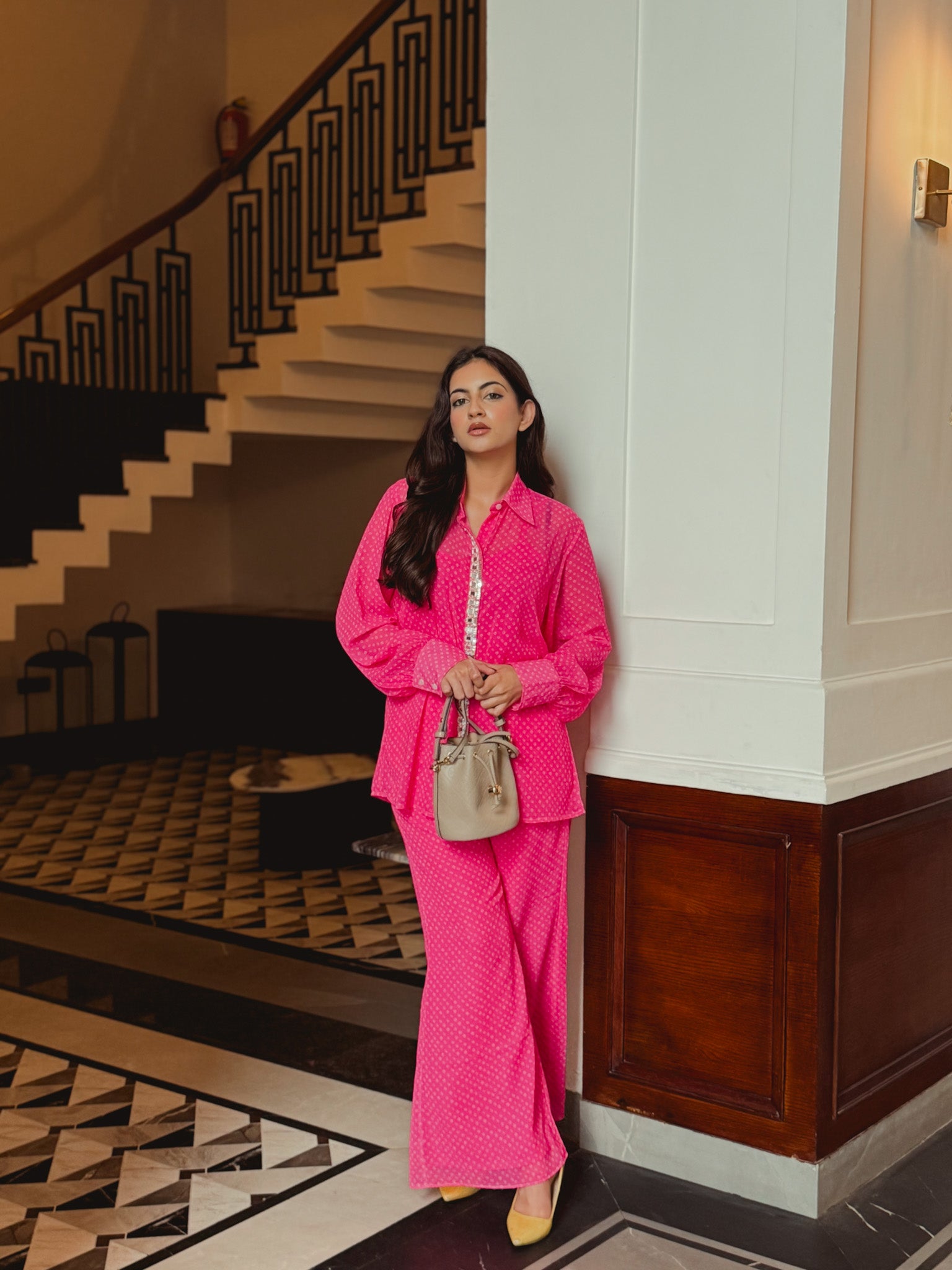 Noor Bandhej Set in Rose