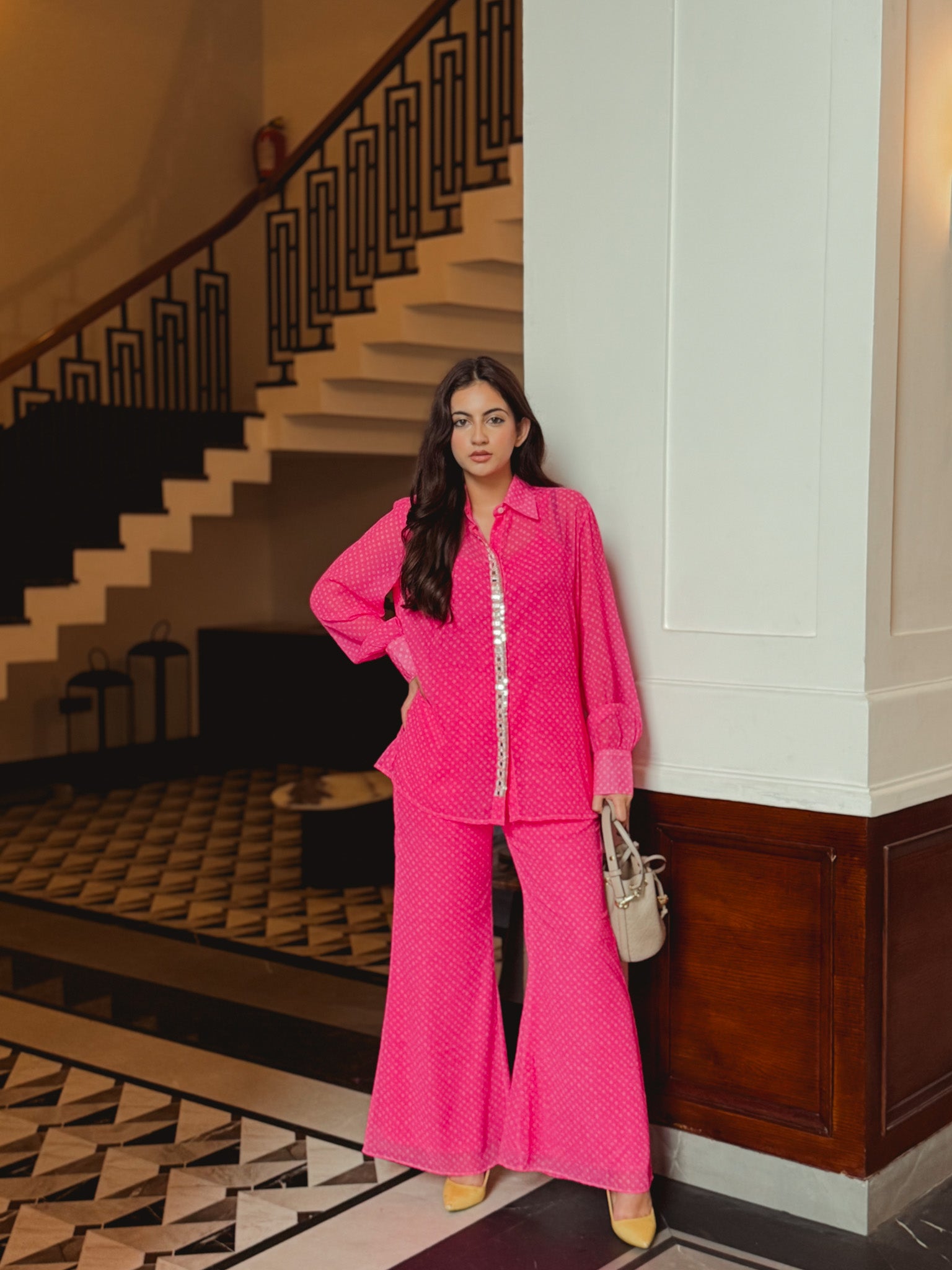 Noor Bandhej Set in Rose