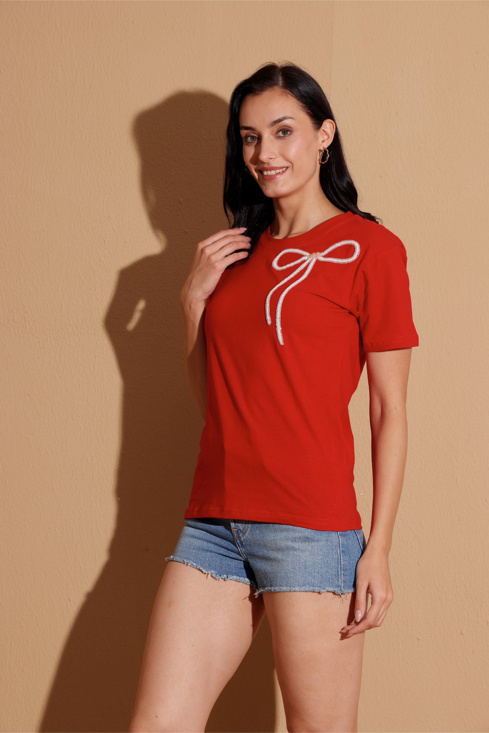 Bow Charm Tshirt In Red